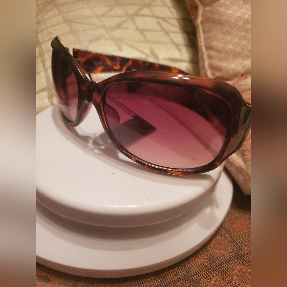 Sunglasses UV3 UV Protection Brown Tortoiseshell Womens Shades New